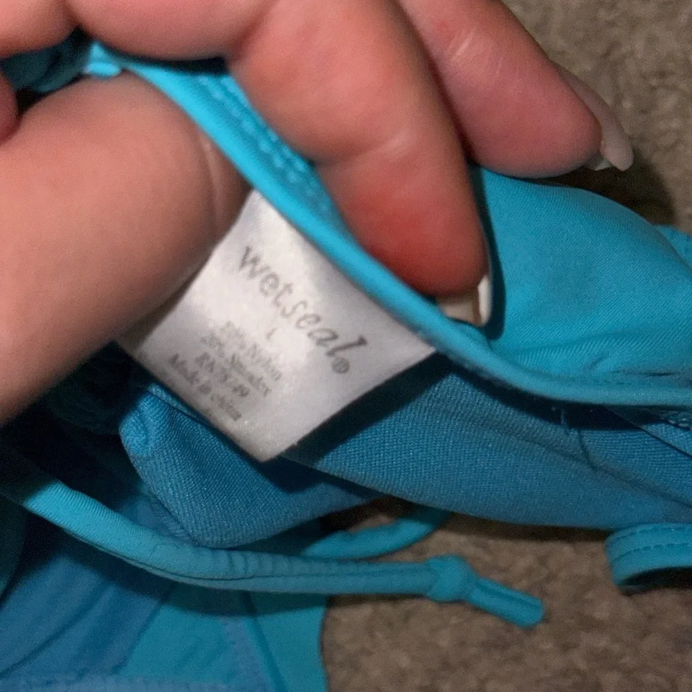 Wetseal  Ruffle Triangle Bikini Top - Picture 2 of 2